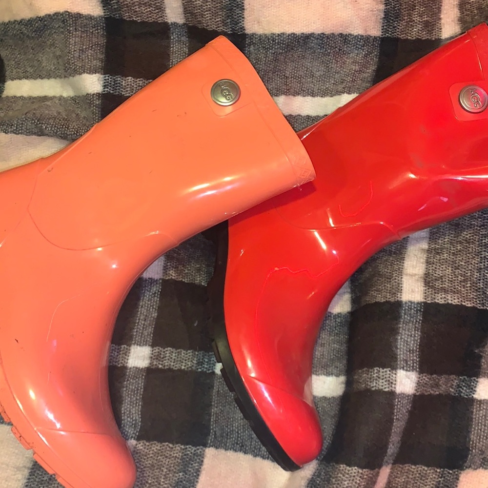 ugg rainboots both for 45